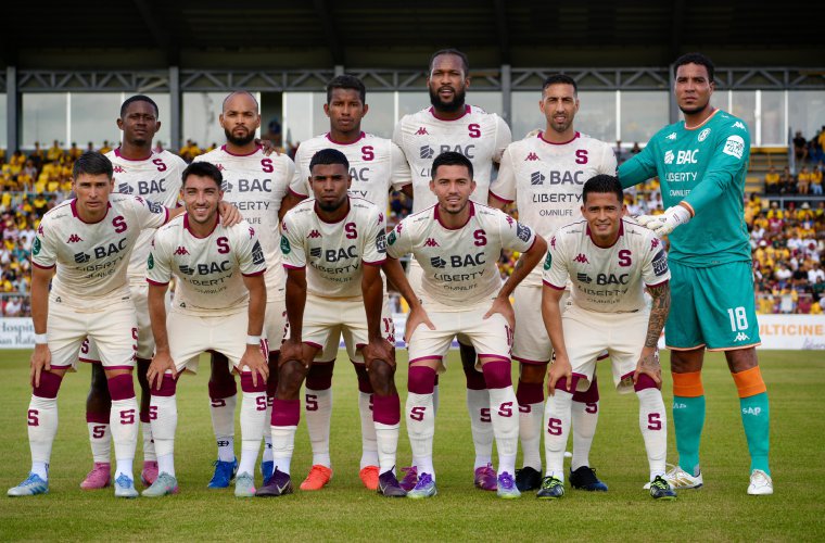 Equipo de Saprissa que inició el juego.
