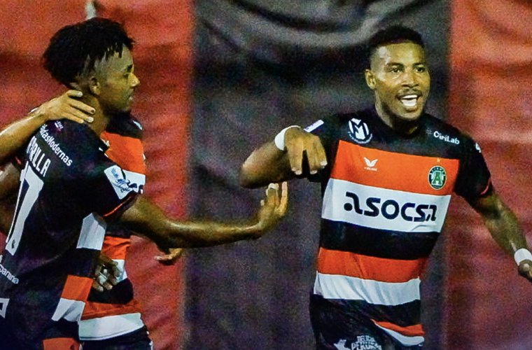 Ricardo McClymont y Reyniel Perdomo anotaron por el Alianza.