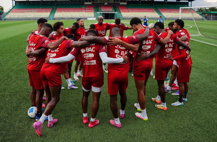 Panamá realizó ayer el reconocimiento de cancha en el Franklin Essed Stadion, en la ciudad de Paramaribo y que será la sedel encuentro de hoy.