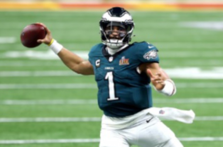 Jalen Hurts, quarterback de los Eagles.