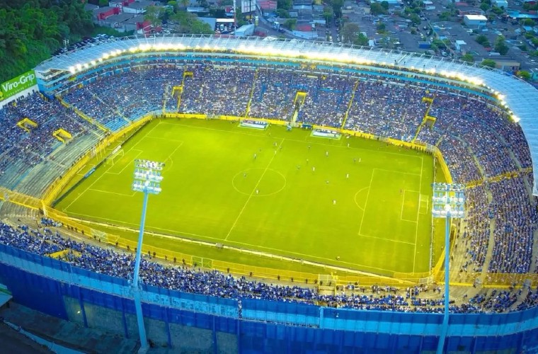 Panorámica del Estadio Cuscatlán, ubicado en la ciudad de San Salvador y que tiene capacidad 44 836 espectadores,