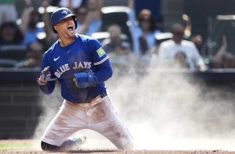 George Springer, de Toronto, anota una carrera.