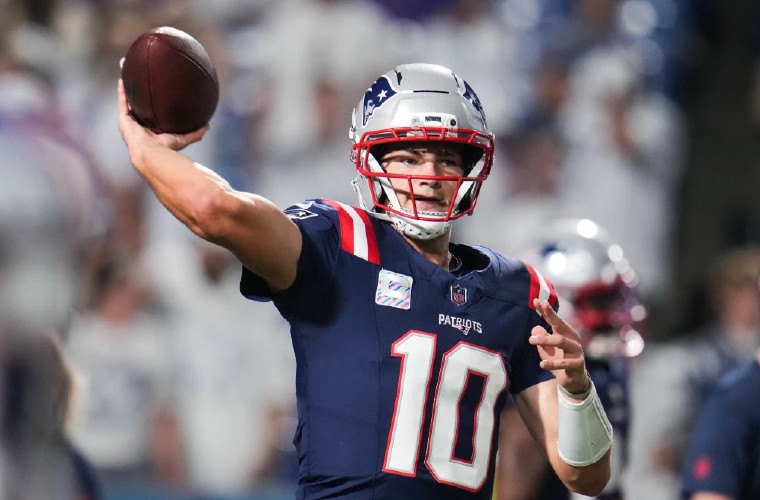 Drake Maye, quarterback de los Patriots.