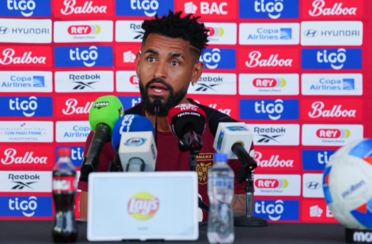 Aníbal Godoy habló ayer a los medios.