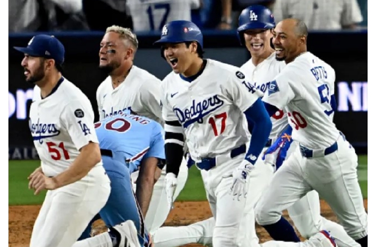 Los Dodgers y los Cerveceros se miden en una serie al mejor de siete juegos. 