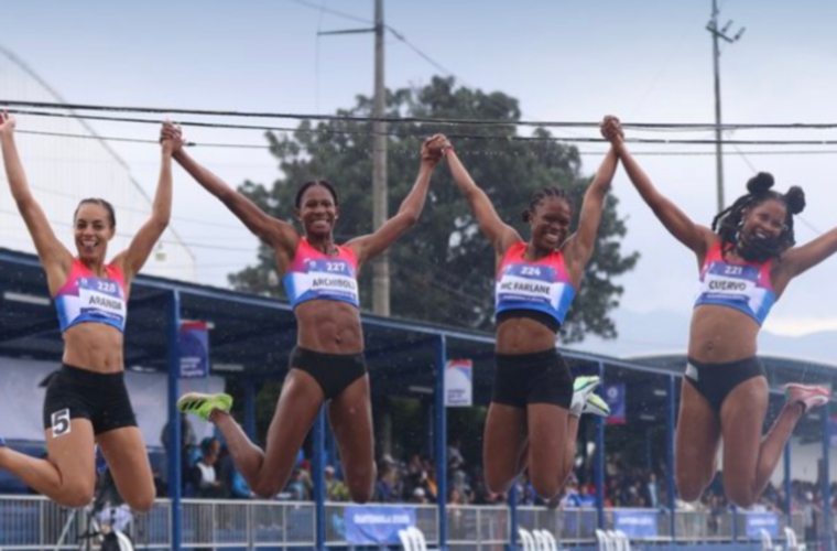 Los ganadores de medalla de oro por parte del atletismo en el día de ayer.