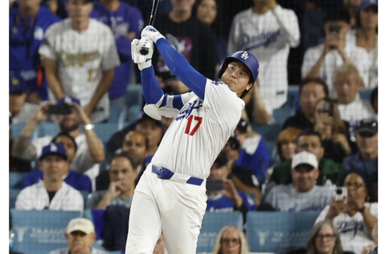 Shohei Ohtani, de los Dodgers, y Vladimir Guerrero Jr., de los Azulejos.
