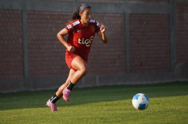 Práctica de la selección mayor femenina.