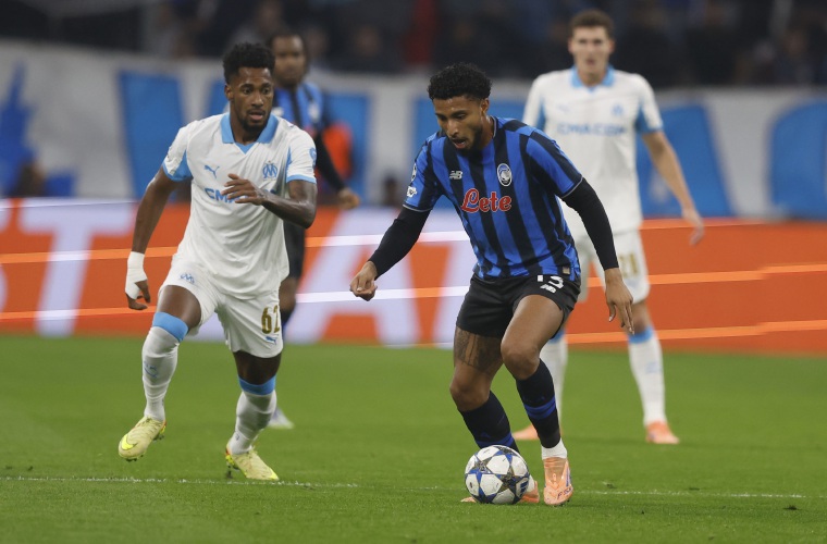 Michael Amir Murillo (izq.).