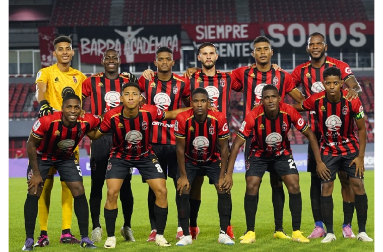 Sporting San Miguelito y Club Atlético Independente de La Chorrera (CAI) disputarán hoy un cupo a las semifinales de la Liga Panameña de Fútbol.