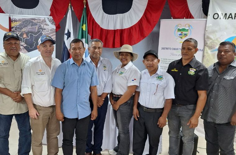 Este compromiso busca promover el Plan de Desarrollo distrital, enfocándose en la sostenibilidad y el progreso socioeconómico.