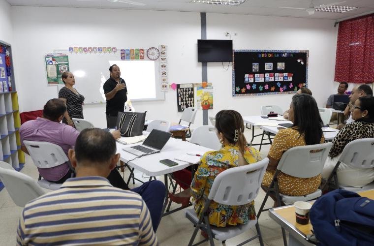 Capacitación de docentes.
