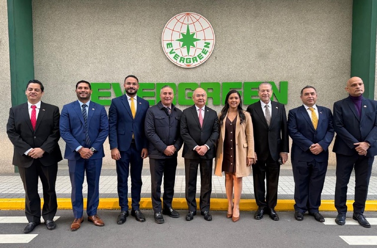 Los diputados que hicieron el polémico viaje.