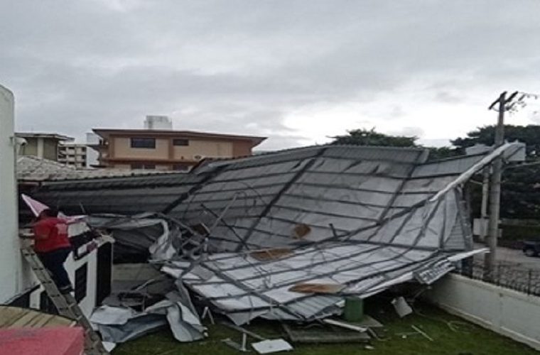 Lluvias, inundaciones y voladuras de techo.
