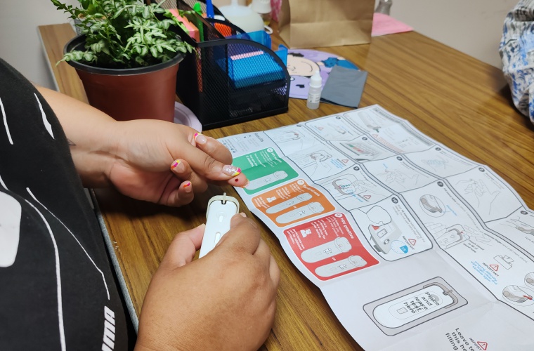 El programa nacional de VIH envía el abastecimiento de medicamentos cada tres meses.