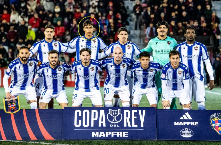 Martín Krug (en círculo), junto a sus compañeros del Levante UD que fueron titulares en el partido de ayer en la Copa del Rey.