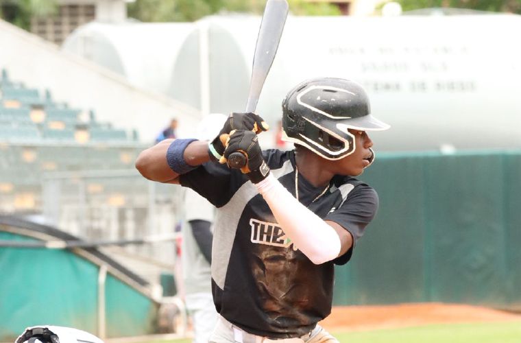 Xavier Waldron integrante de la selección juvenil de béisbol del Oeste. 