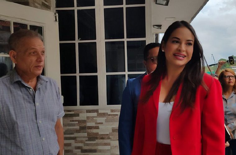 La alcaldesa de Arraiján, Stefany Peñalba.