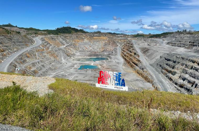 Uno de los puntos más contundentes señalados por Arias es la necesidad de reactivar la mina de cobre.