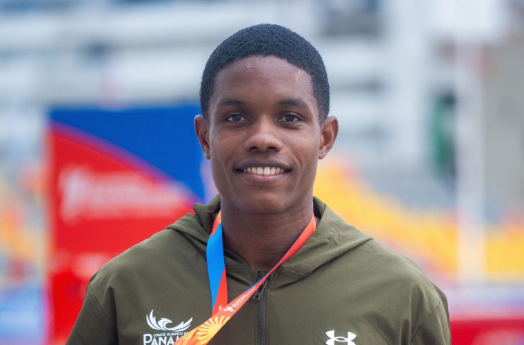 El atleta colonense Chamar Chambers ganó medalla de oro en los 800 metros planos tanto en los Juegos Centroamericanos como los Bolivarianos.