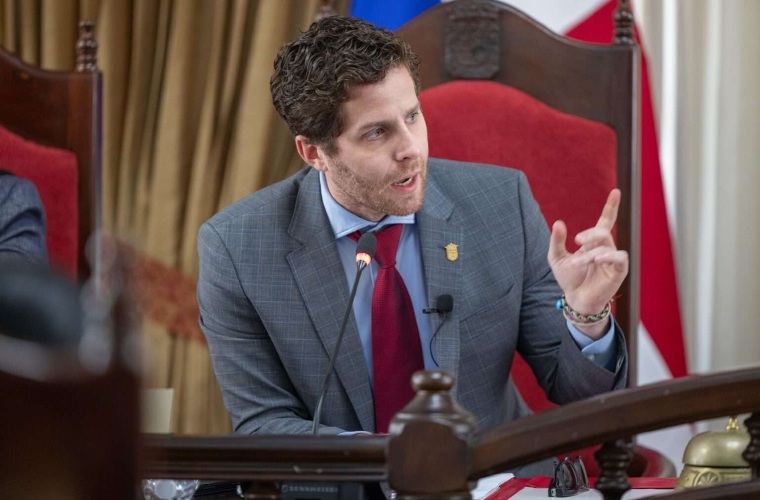 El alcalde Mayer Mizrachi.