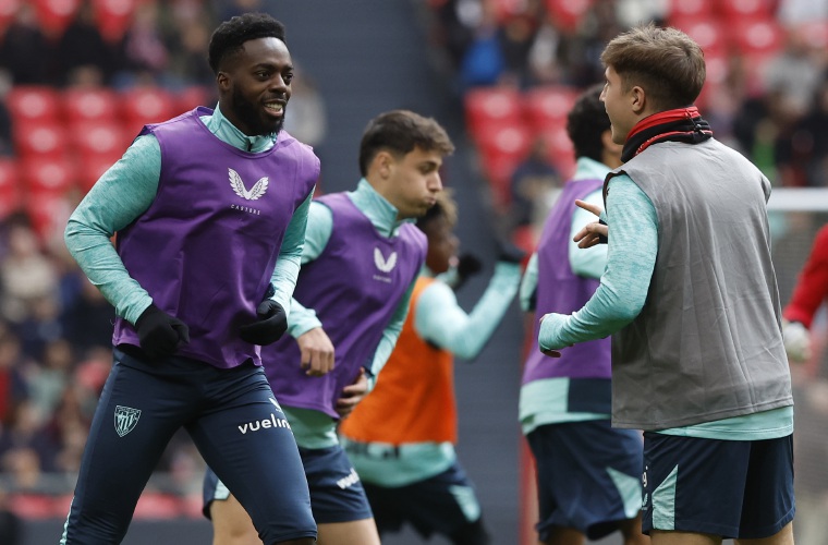 Iñaki Williams (izq.).