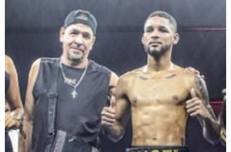 Los púgiles invictos Ángel Bethancourt, Jonathan Miniel y Carlos ‘El Gallero’ Rodríguez.