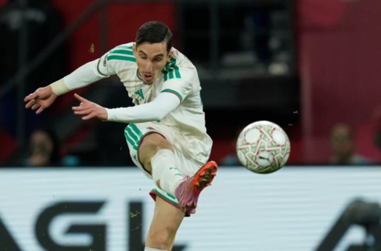 Adil Boulbina anotó el gol de Argelia.