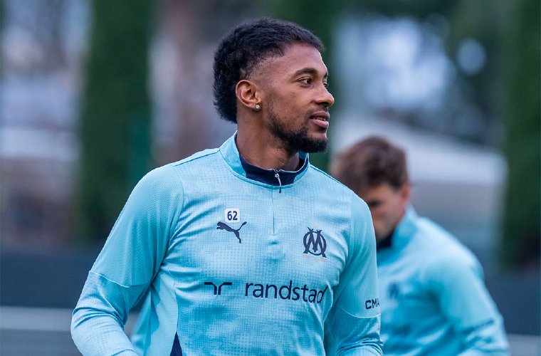 El lateral panameño Michael Amir Murillo sumó minutos ayer.