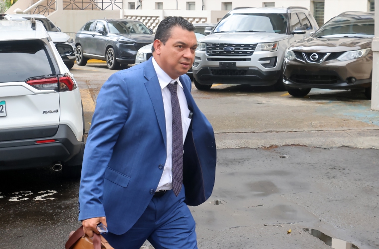 El abogado Ángel Álvarez, parte de la defensa del expresidente Ricardo Martinelli.