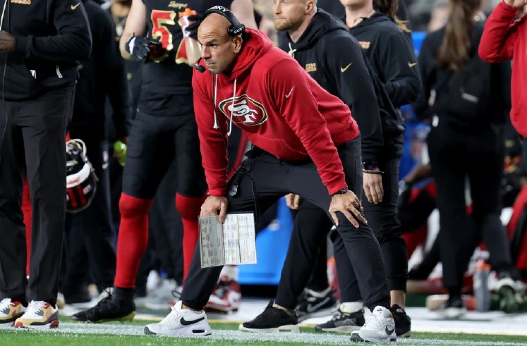 Robert Saleh dirigirá a los Titans.