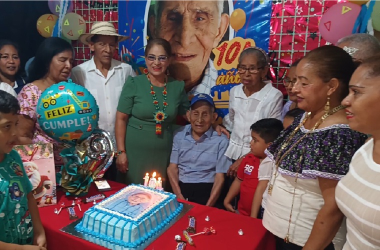 Celebran los 104 años de Avilés.