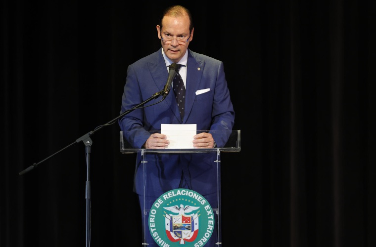 Canciller Javier Martínez-Acha.