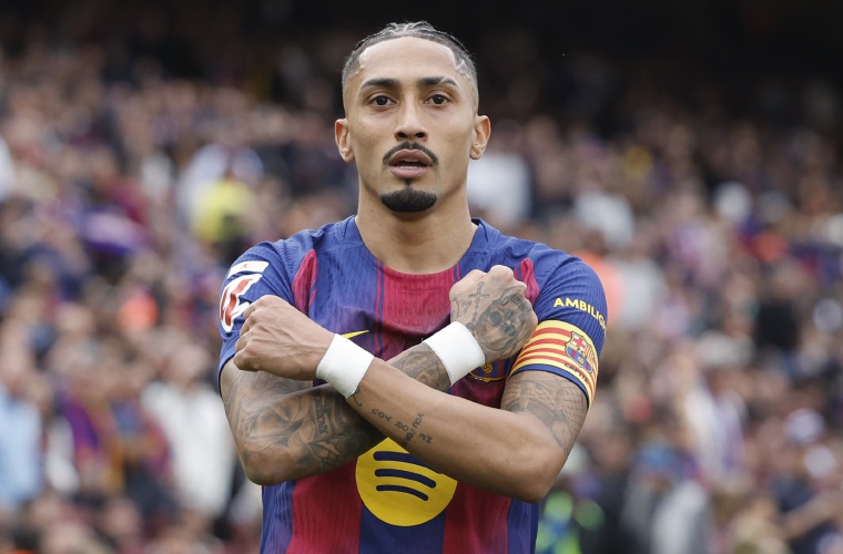 Raphinha anotó tres goles.