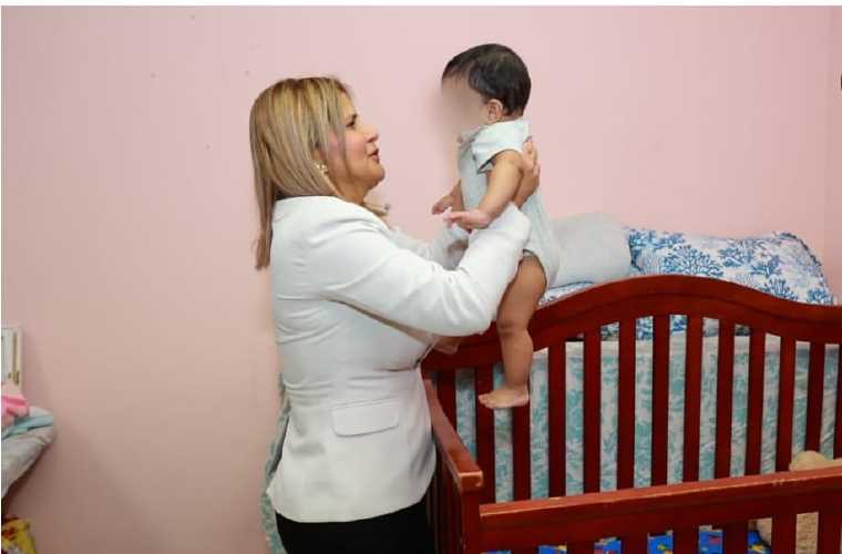 Cárdenas visitó el Hogar María Guadalupe.