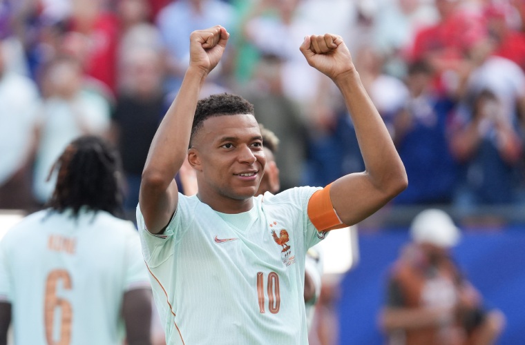 Kylian Mbappé celebra su gol anotado en el partido en el que Francia venció 2-0 a Marruecos para avanzar a las semifinales.