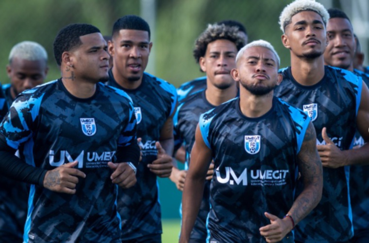 Entrenamiento del Umecit FC.