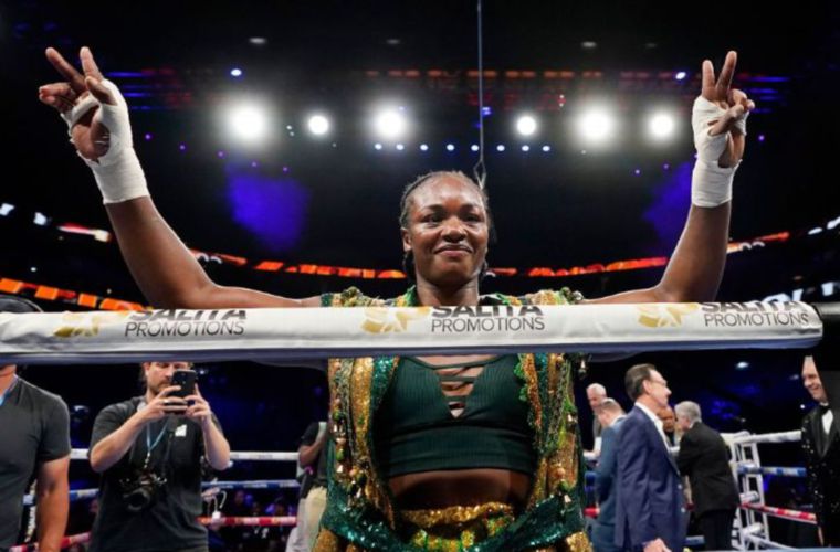 Claressa Shields luego del contundente triunfo.