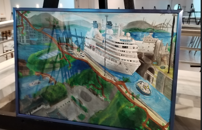 Isabel Chen con su obra "Unión de dos culturas" fue la ganadora del primer lugar.