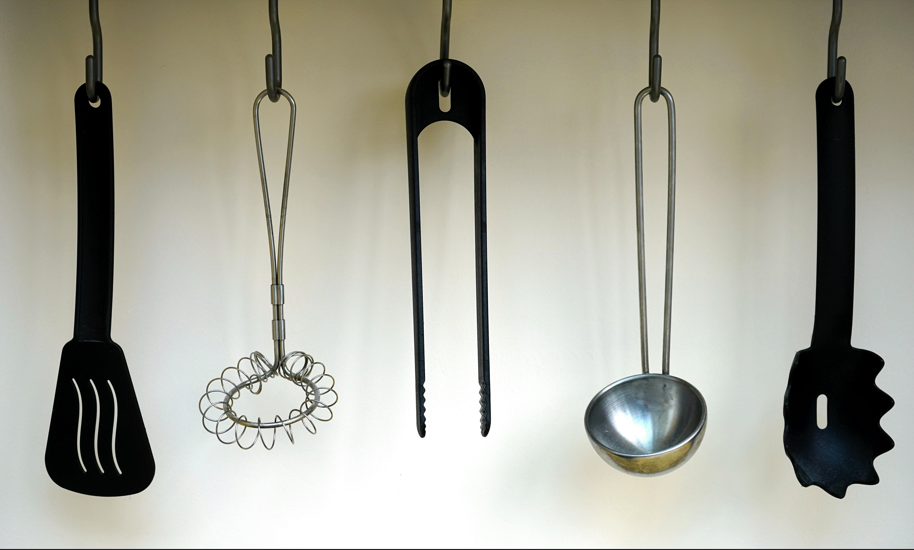 En el 2021, la Agencia de Protección Ambiental de Estados Unidos prohibió la utilización de plástico negro. Foto: Pexels