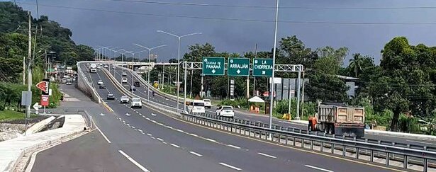 Tráfico por el Corredor de Playa.