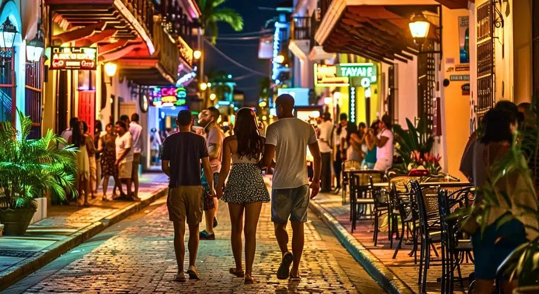 Vida nocturna en el Casco Antiguo.     (Foto:Ilustrativa)