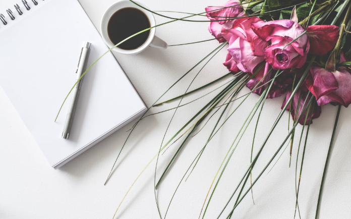 Hacer la lista de los propósitos para el próximo año es una tradición que viene de hace años. Foto: Pexels 