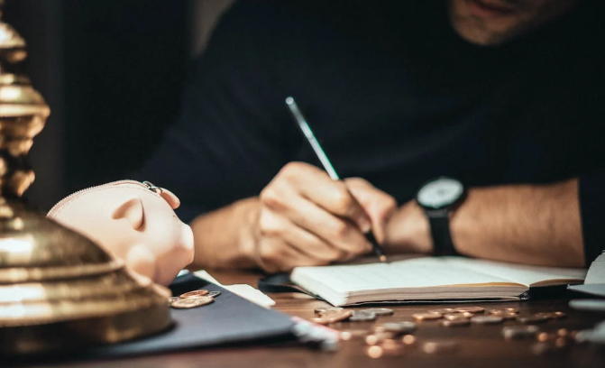 La planificación juega un papel muy importante en nuestras finanzas. Foto: Pexels