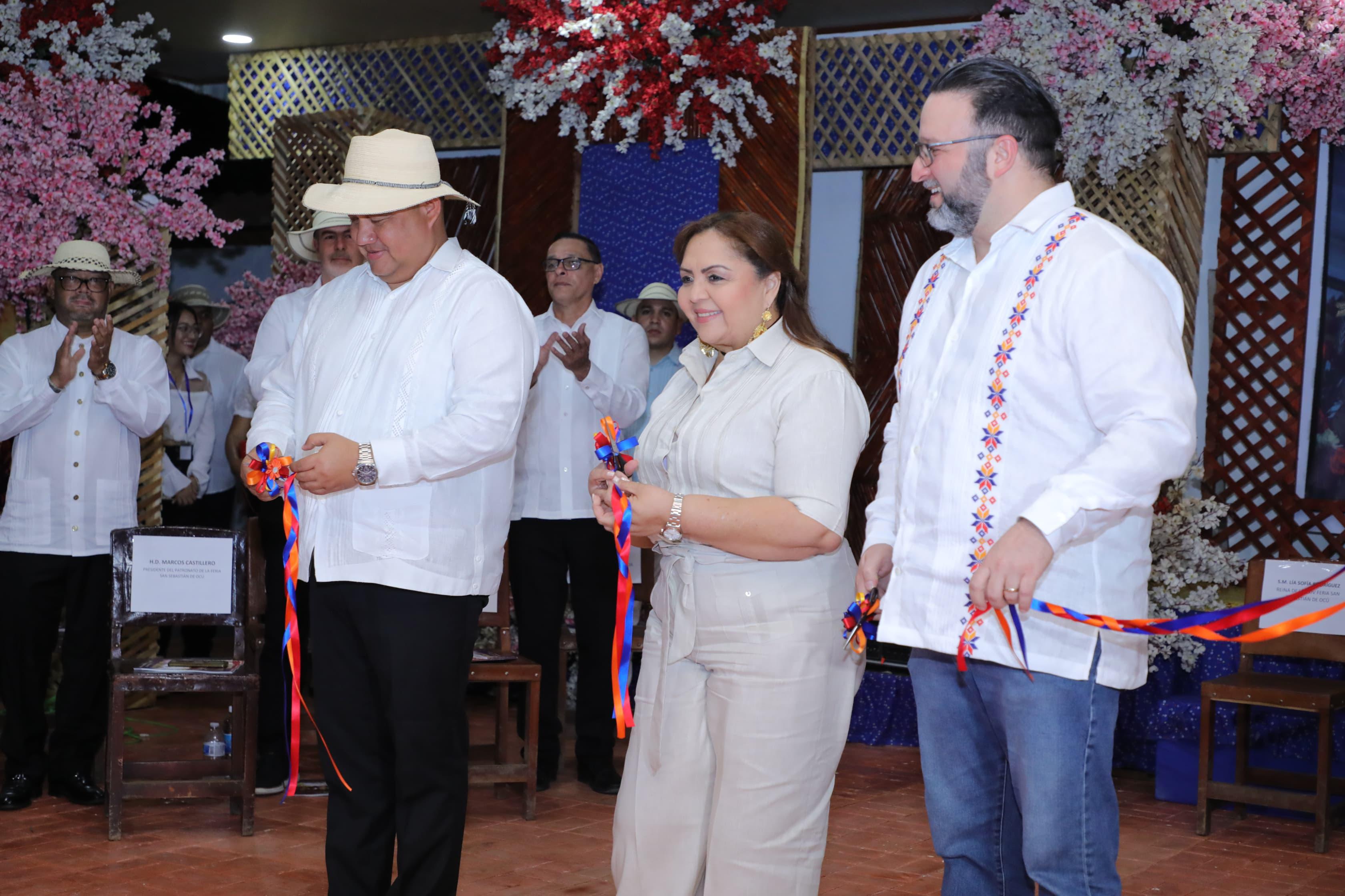 Inauguración de la feria artesanal y agropecuaria de Ocú. Foto: Cortesía