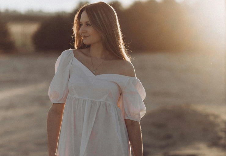 Las prendas ligeras te ayudarán mucho en este verano. Foto: Pexels