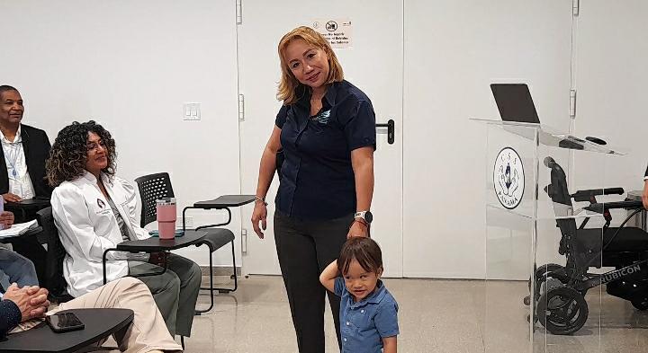 Bebé operado por espina bífida en el útero de su madre. Foto: Cortesía