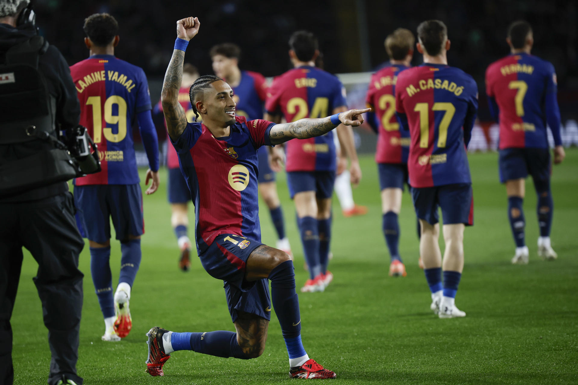 Raphael Dias "Raphinha" celebra su gol. /Foto: EFE