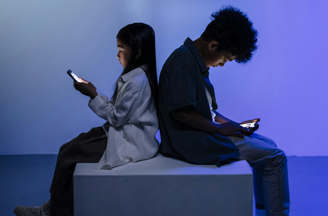 Se recomienda nada de pantallas en la cama, ni durante comidas. Foto: Pexels