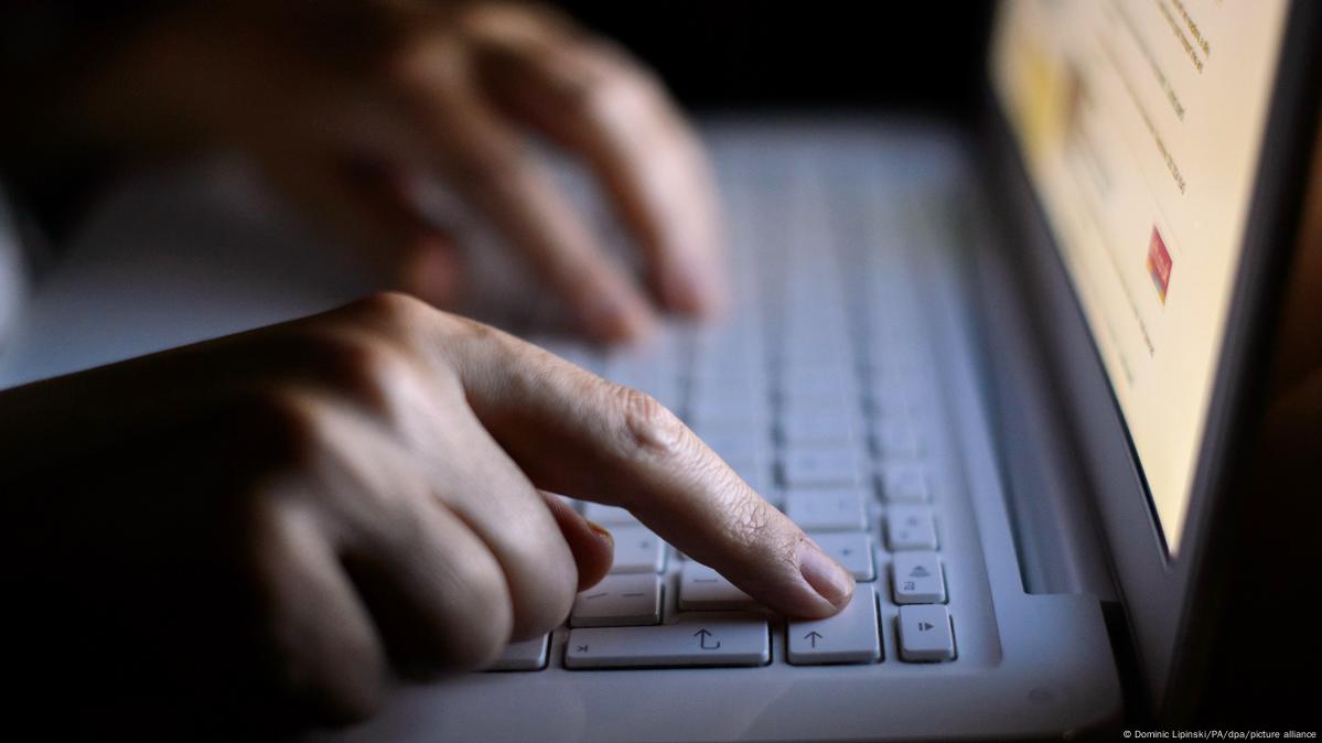 . Los dispositivos incautados fueron verificados por expertos forenses.